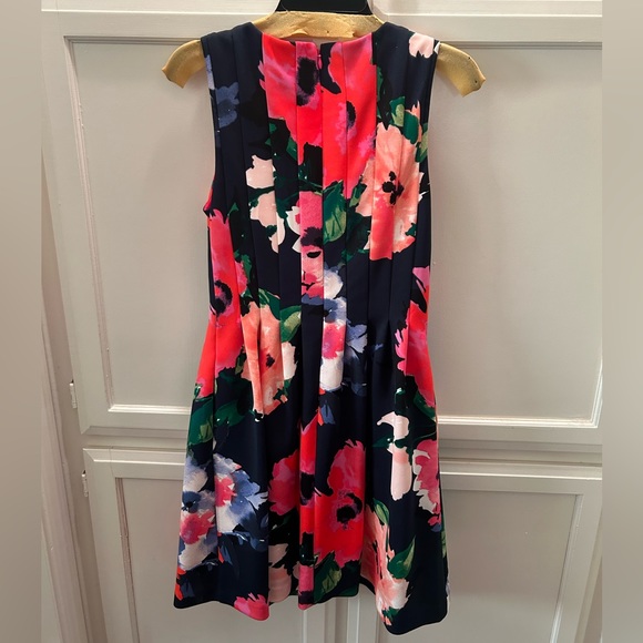 Vince Camuto navy blue floral dress size 6 - Picture 2 of 2